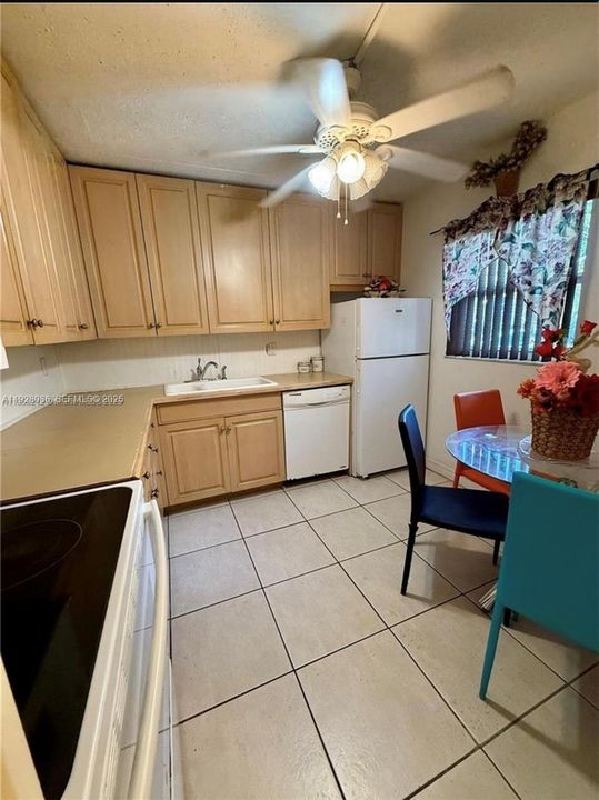 En Venta: $85,000 (2 camas, 2 baños, 958 Pies cuadrados)