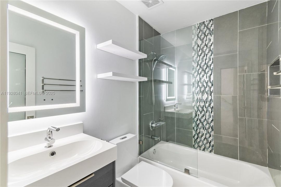 В аренду: $2,800 (2 спален, 2 ванн, 990 Квадратных фут)