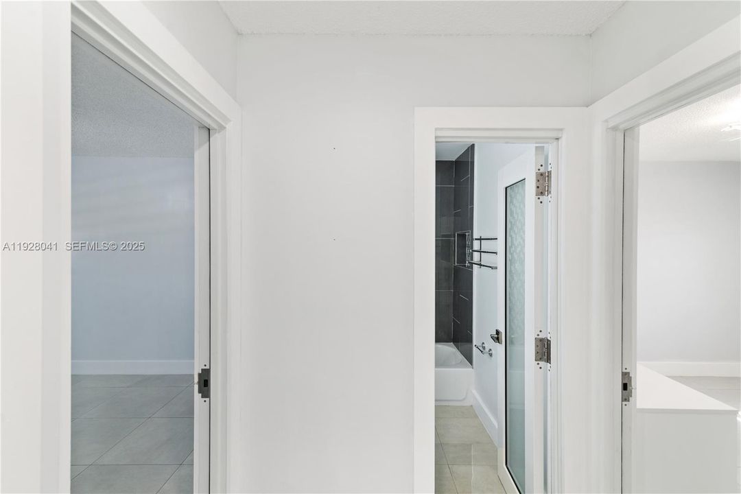 В аренду: $2,800 (2 спален, 2 ванн, 990 Квадратных фут)