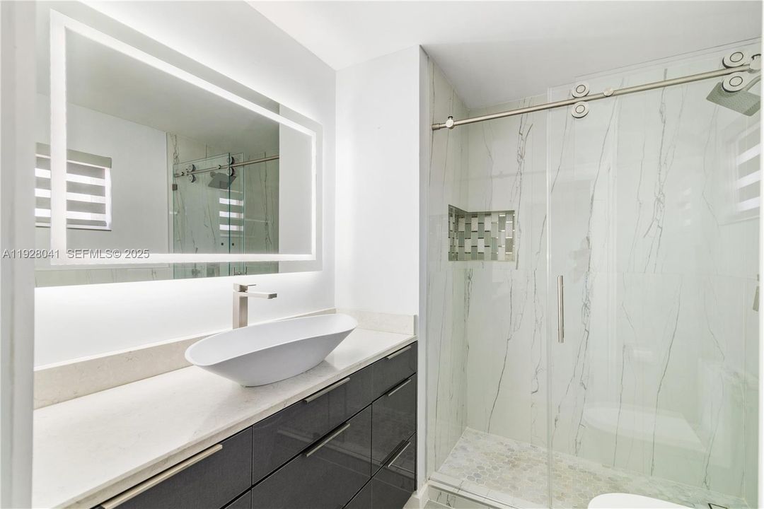 В аренду: $2,800 (2 спален, 2 ванн, 990 Квадратных фут)