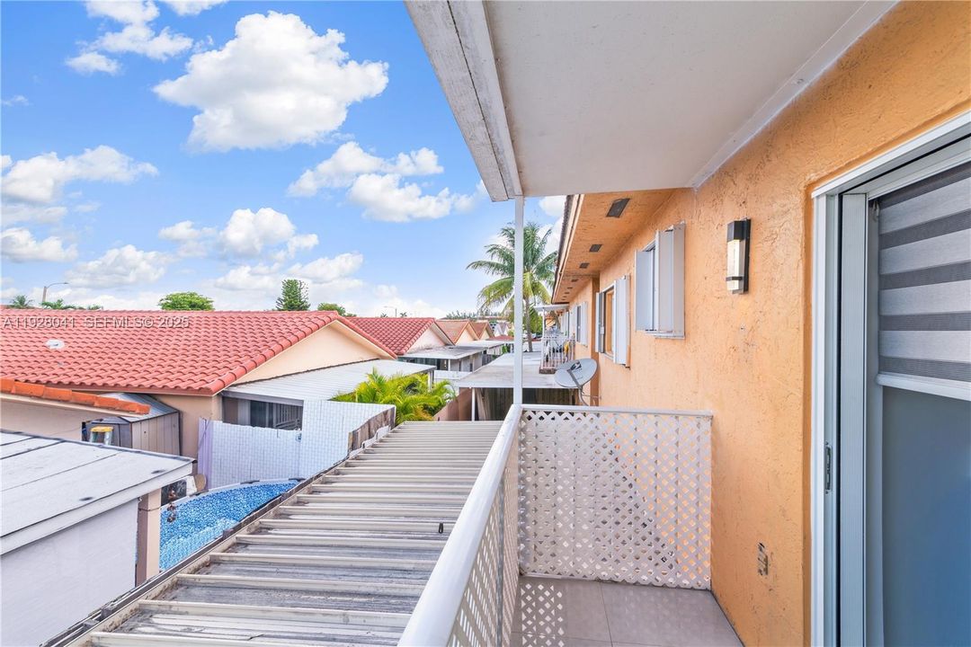 В аренду: $2,800 (2 спален, 2 ванн, 990 Квадратных фут)