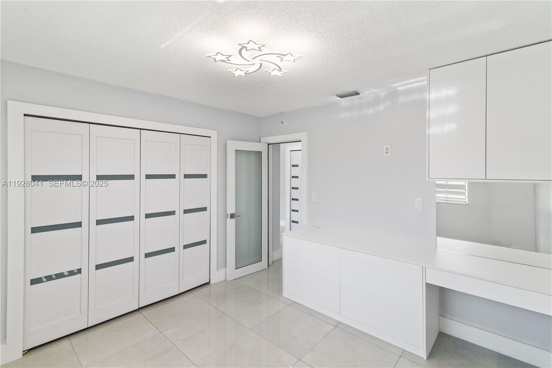 В аренду: $2,800 (2 спален, 2 ванн, 990 Квадратных фут)