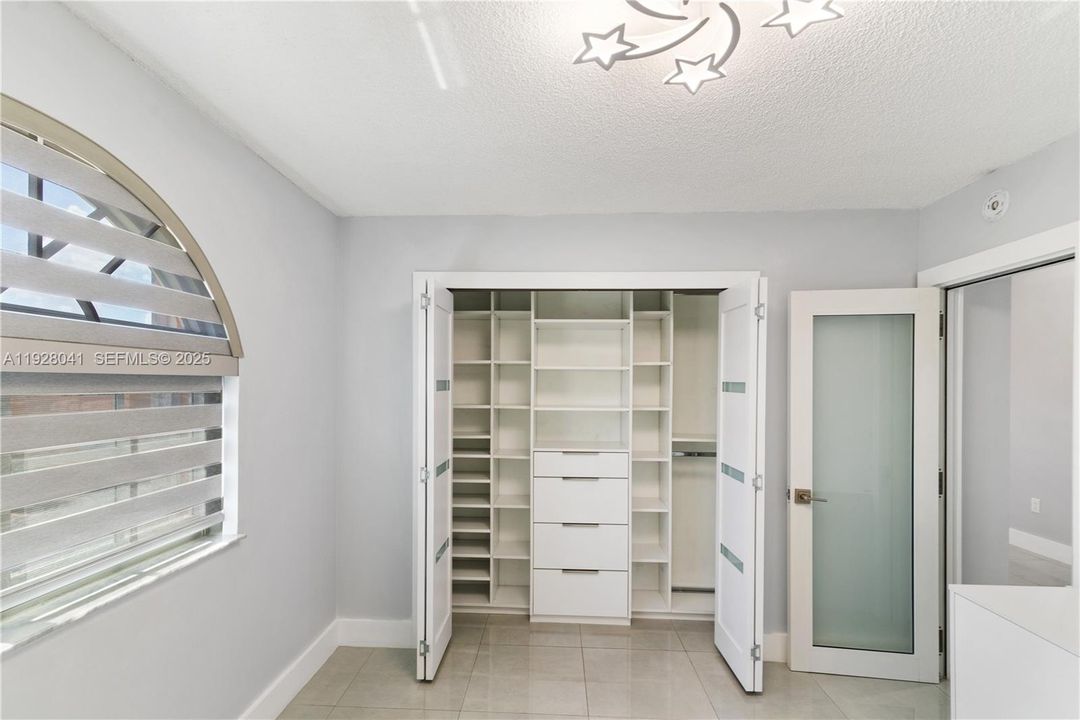 В аренду: $2,800 (2 спален, 2 ванн, 990 Квадратных фут)