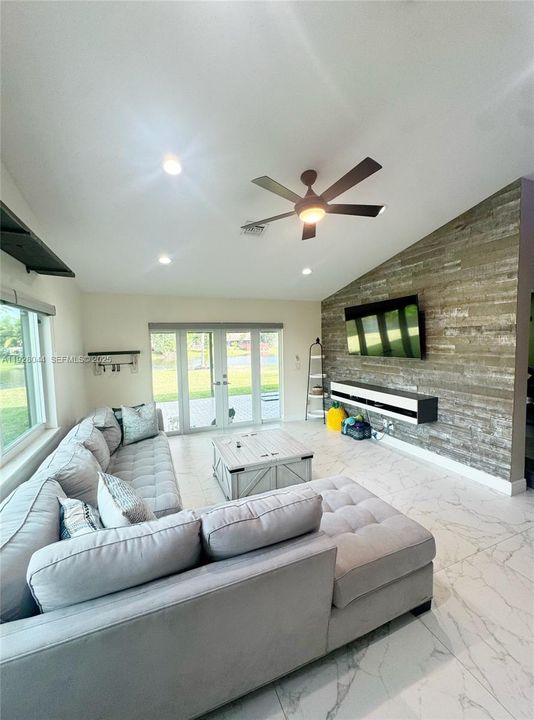 For Sale: $839,900 (3 beds, 2 baths, 2055 Square Feet)