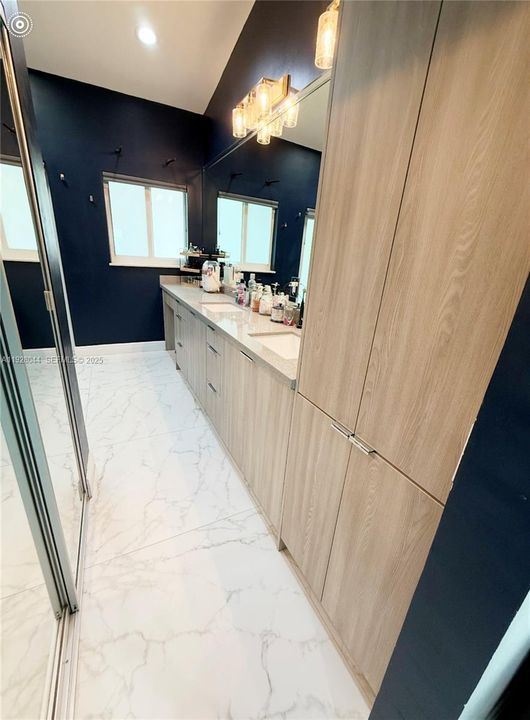 待售: $839,900 (3 贝兹, 2 浴室, 2055 平方英尺)