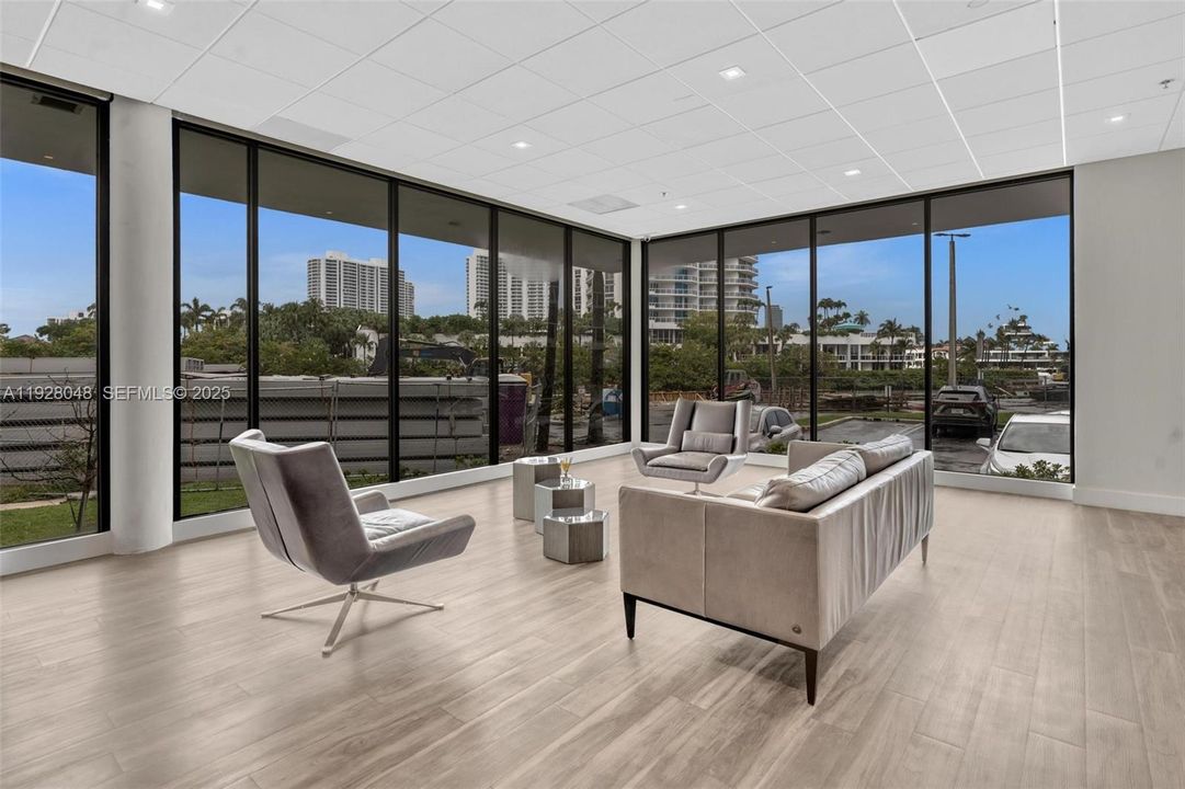 待售: $354,000 (2 贝兹, 2 浴室, 1165 平方英尺)