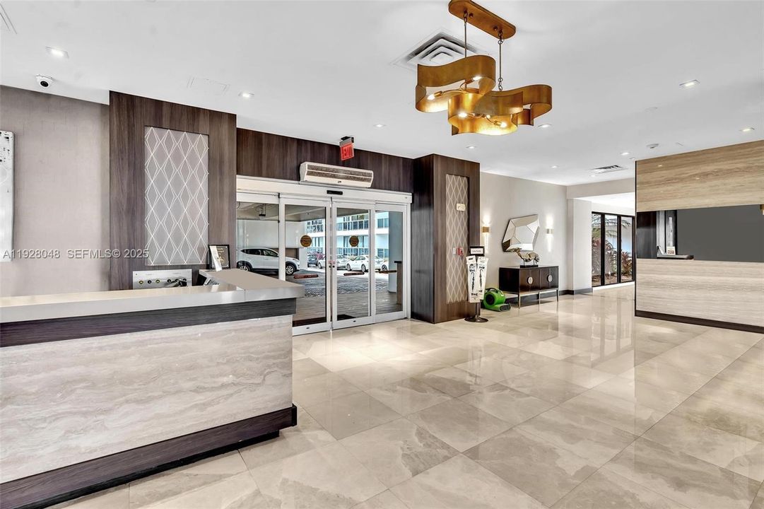 待售: $354,000 (2 贝兹, 2 浴室, 1165 平方英尺)