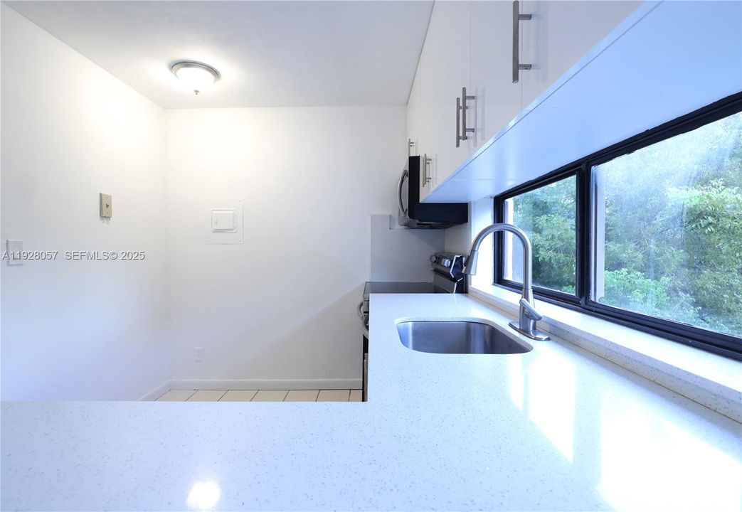 В аренду: $1,800 (1 спален, 1 ванн, 767 Квадратных фут)