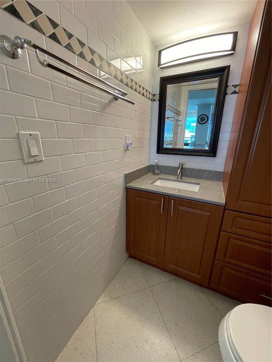 Mirror, updated, nice size