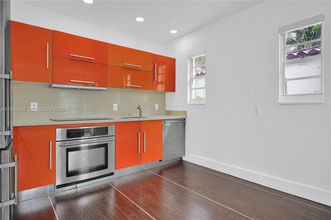 В аренду: $3,500 (2 спален, 2 ванн, 940 Квадратных фут)