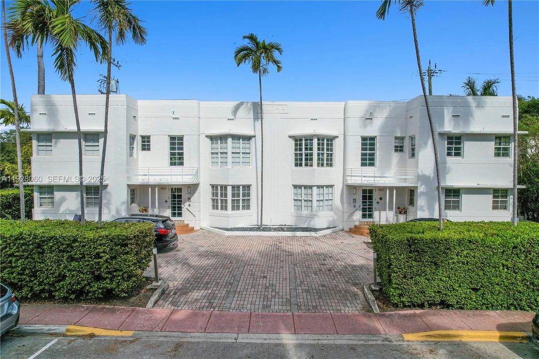 В аренду: $3,500 (2 спален, 2 ванн, 940 Квадратных фут)