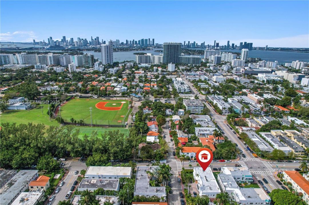 В аренду: $3,500 (2 спален, 2 ванн, 940 Квадратных фут)