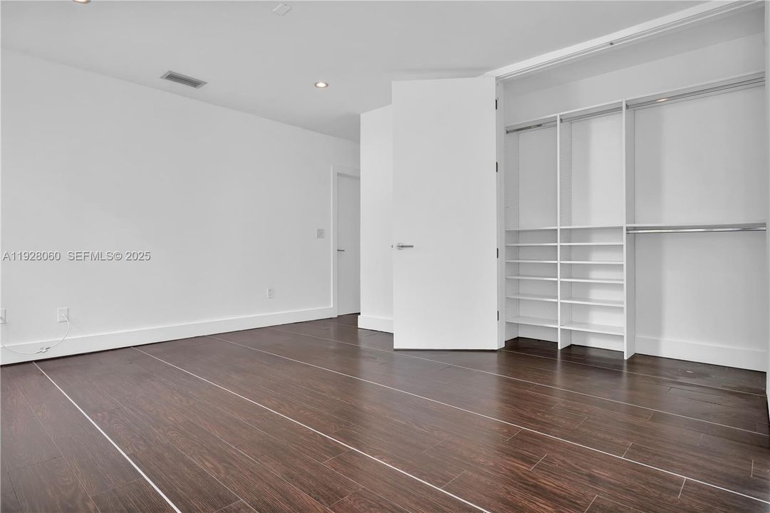 В аренду: $3,500 (2 спален, 2 ванн, 940 Квадратных фут)