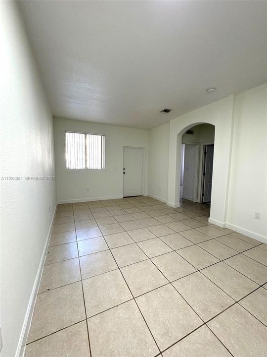 En Renta: $1,749 (3 camas, 2 baños, 1060 Pies cuadrados)