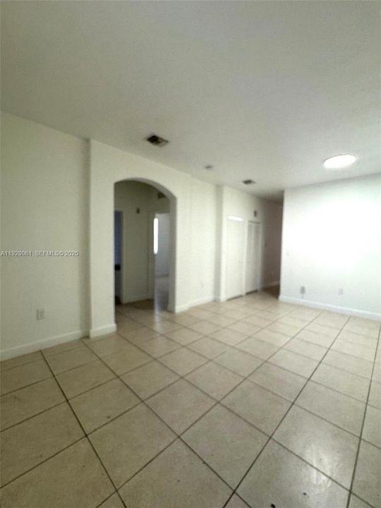 En Renta: $1,749 (3 camas, 2 baños, 1060 Pies cuadrados)