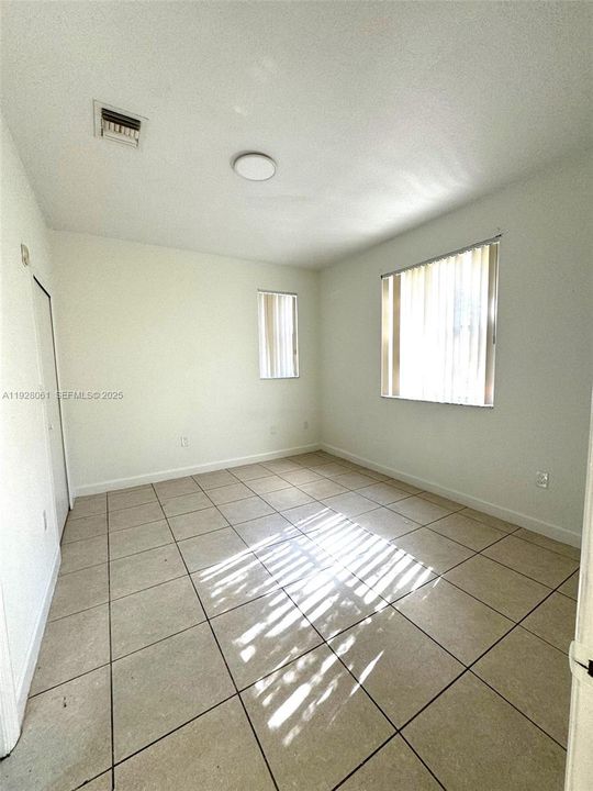 En Renta: $1,749 (3 camas, 2 baños, 1060 Pies cuadrados)