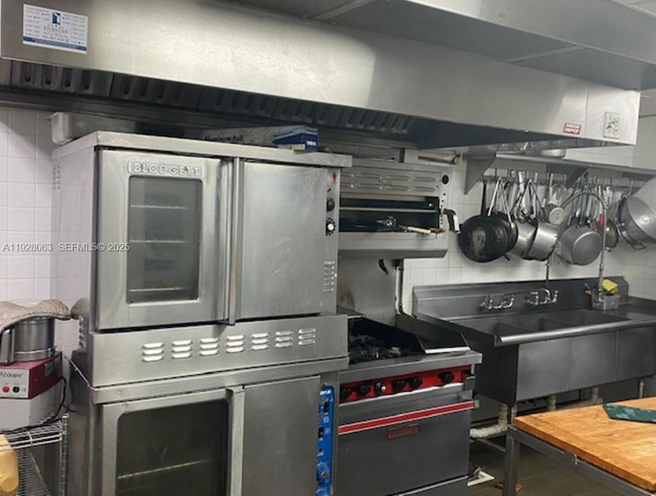 Partial view kitchen