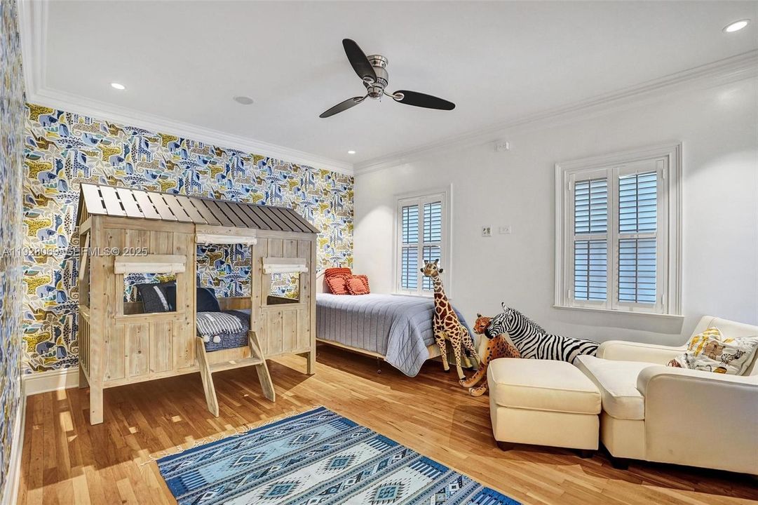 На продажу: $6,590,000 (7 спален, 8 ванн, 5036 Квадратных фут)