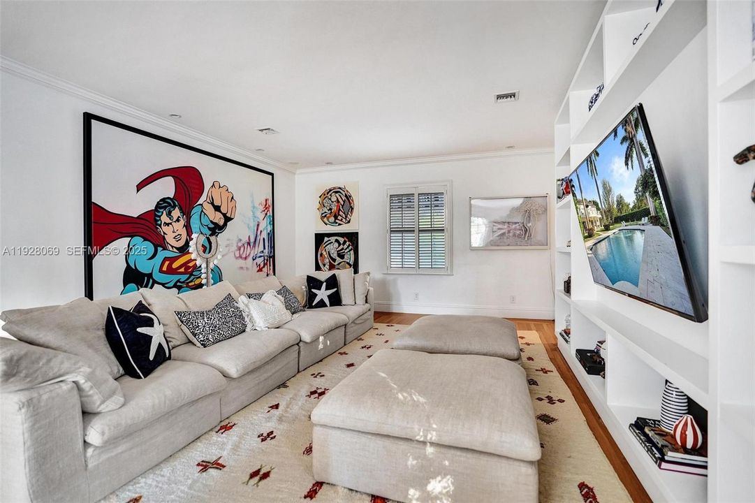 На продажу: $6,590,000 (7 спален, 8 ванн, 5036 Квадратных фут)