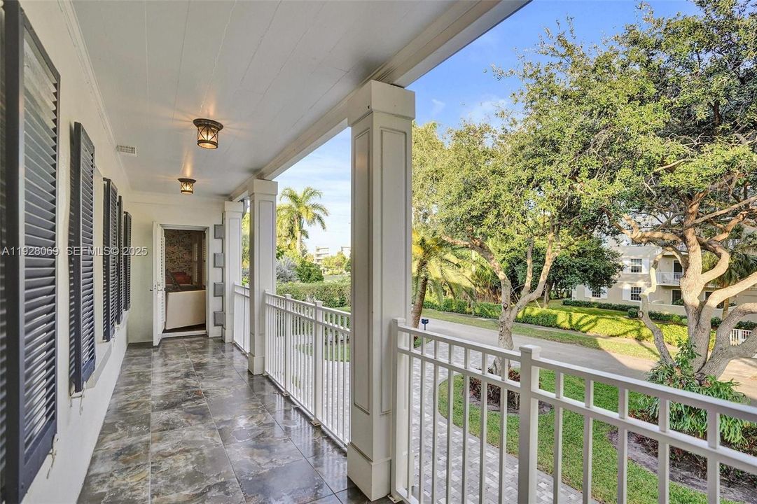 На продажу: $6,590,000 (7 спален, 8 ванн, 5036 Квадратных фут)