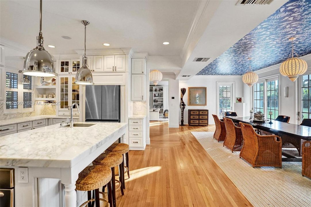 На продажу: $6,590,000 (7 спален, 8 ванн, 5036 Квадратных фут)