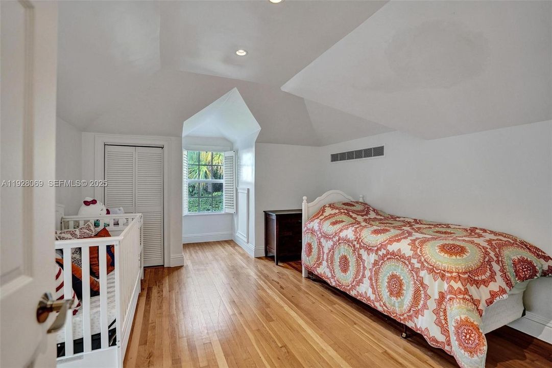 На продажу: $6,590,000 (7 спален, 8 ванн, 5036 Квадратных фут)