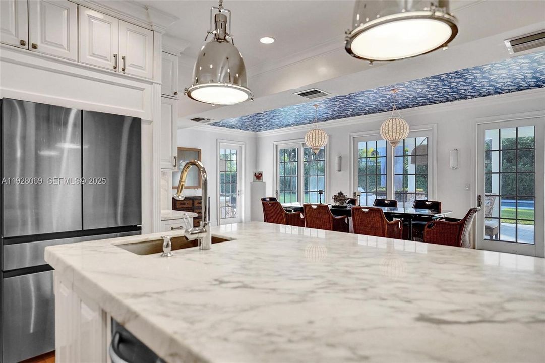 На продажу: $6,590,000 (7 спален, 8 ванн, 5036 Квадратных фут)