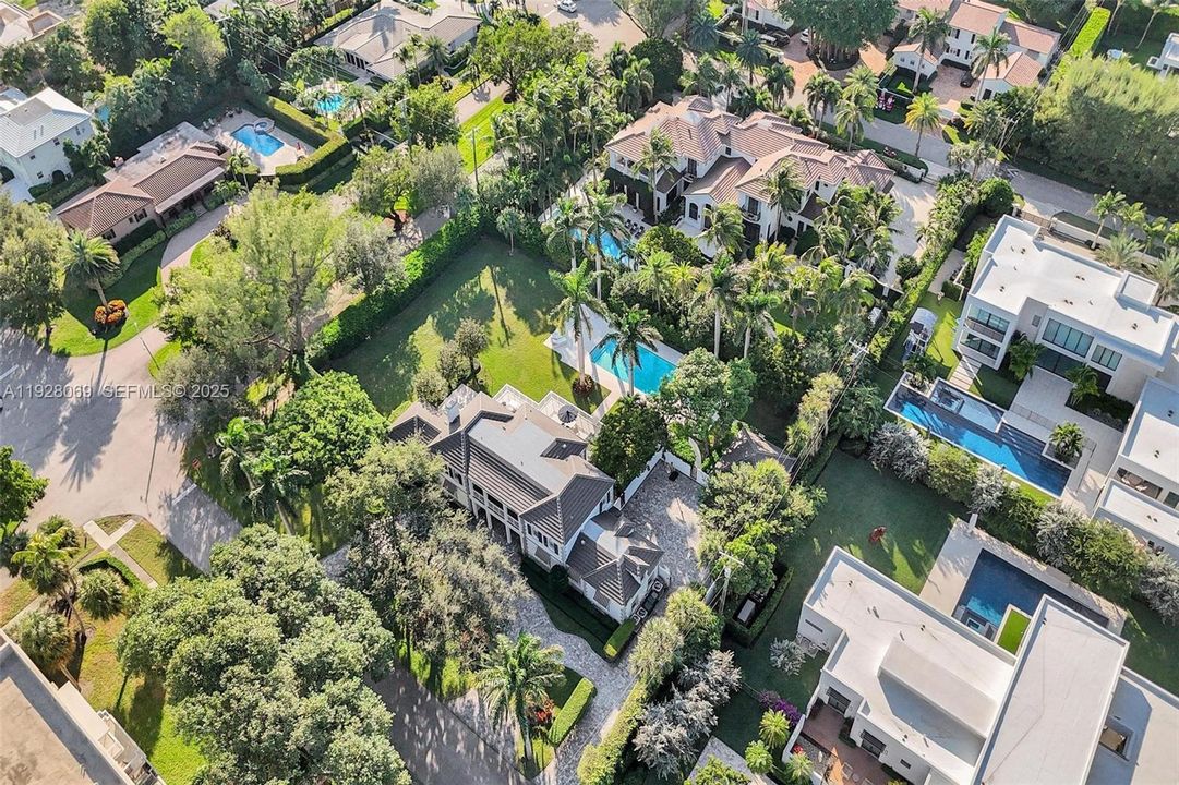 На продажу: $6,590,000 (7 спален, 8 ванн, 5036 Квадратных фут)