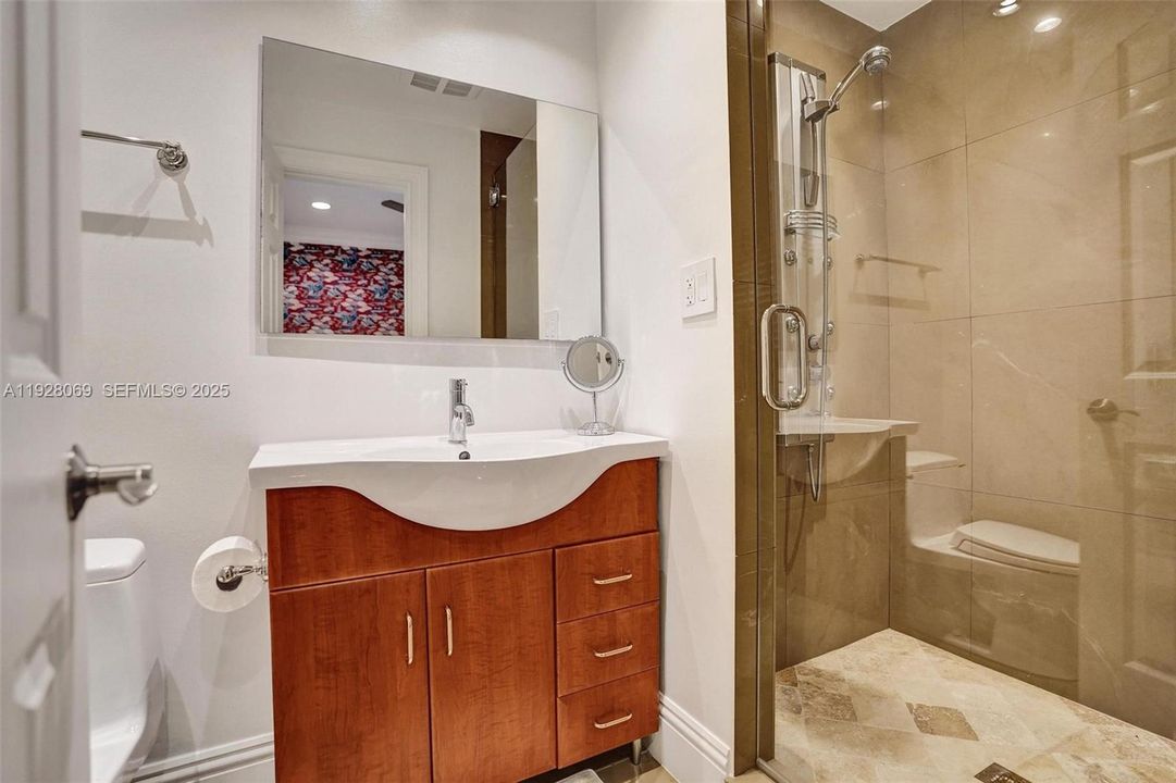 На продажу: $6,590,000 (7 спален, 8 ванн, 5036 Квадратных фут)