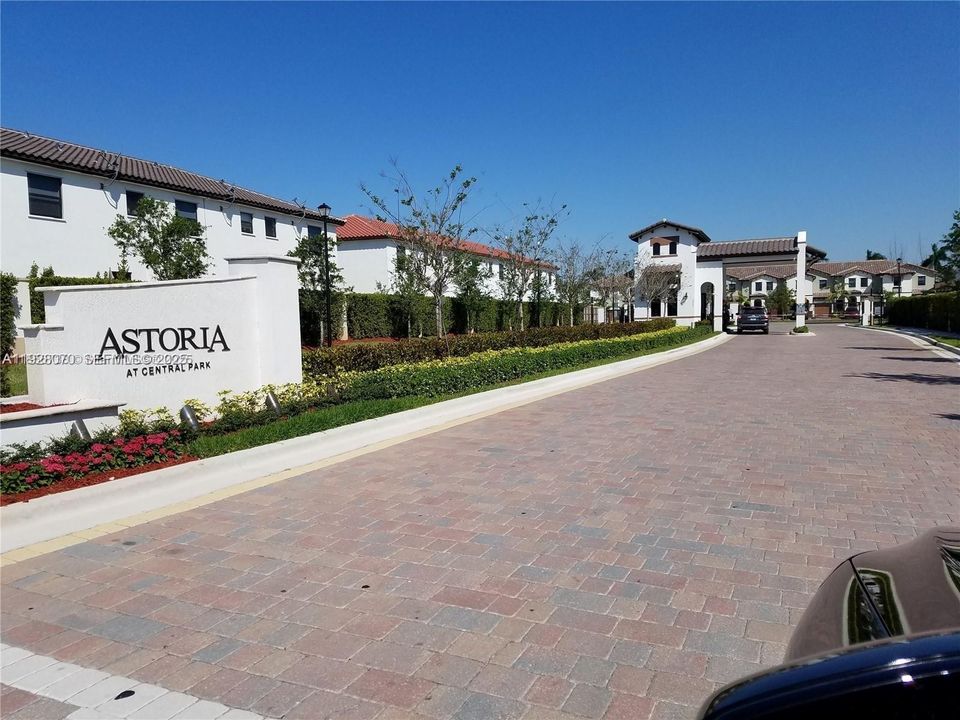 For Rent: $3,750 (3 beds, 2 baths, 1777 Square Feet)