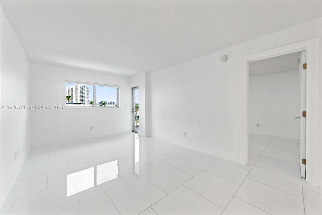 В аренду: $1,850 (1 спален, 1 ванн, 558 Квадратных фут)