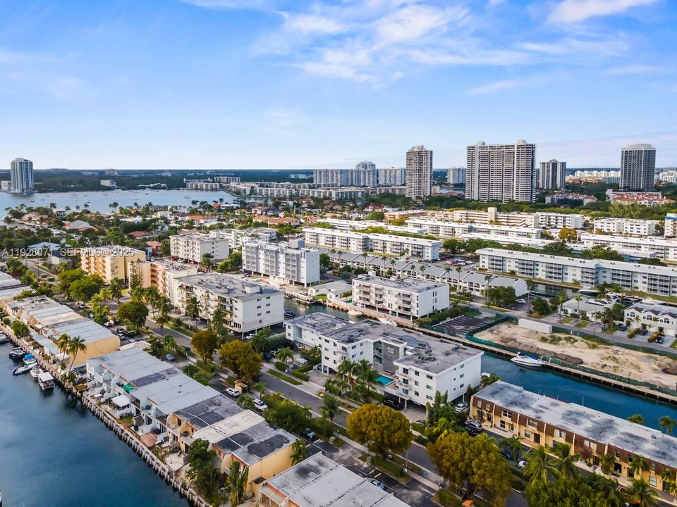 В аренду: $1,850 (1 спален, 1 ванн, 558 Квадратных фут)