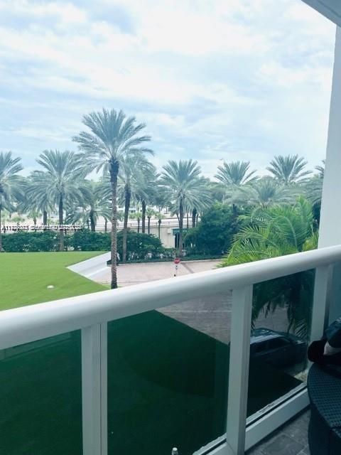 В аренду: $3,700 (1 спален, 1 ванн, 896 Квадратных фут)