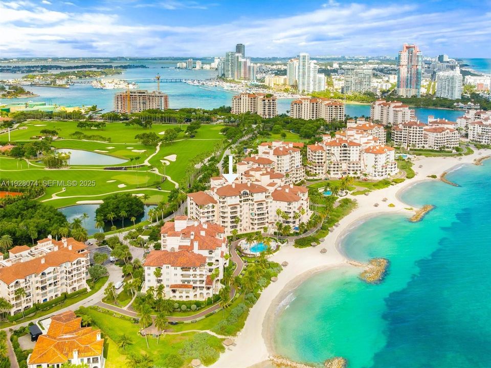 待售: $6,250,000 (2 贝兹, 2 浴室, 2530 平方英尺)