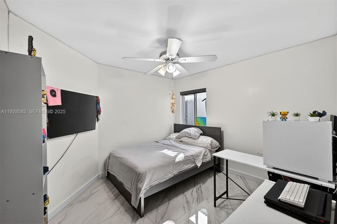 待售: $719,000 (3 贝兹, 2 浴室, 1384 平方英尺)