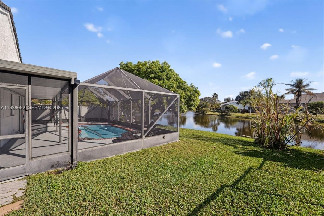 待售: $719,000 (3 贝兹, 2 浴室, 1384 平方英尺)