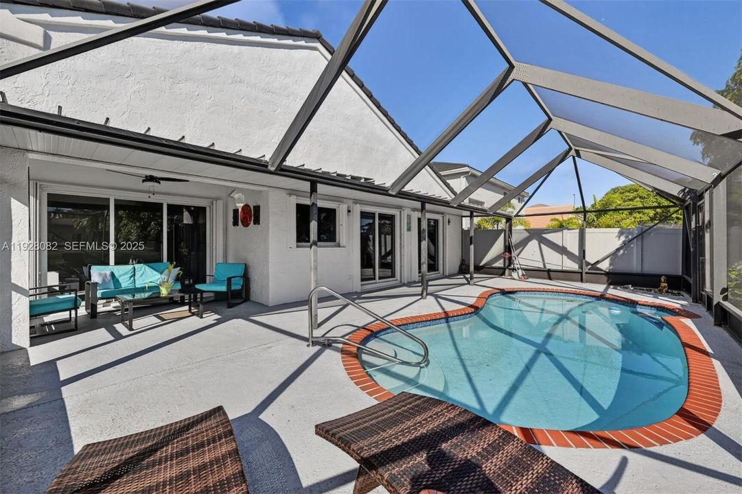 待售: $719,000 (3 贝兹, 2 浴室, 1384 平方英尺)