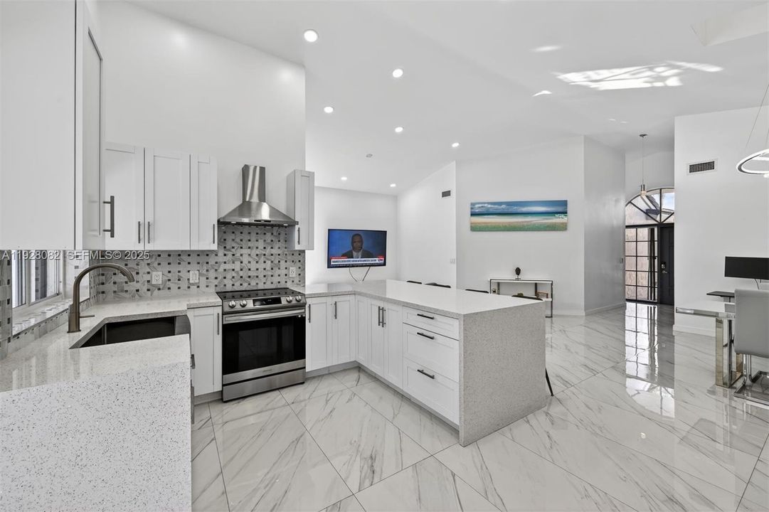 待售: $719,000 (3 贝兹, 2 浴室, 1384 平方英尺)