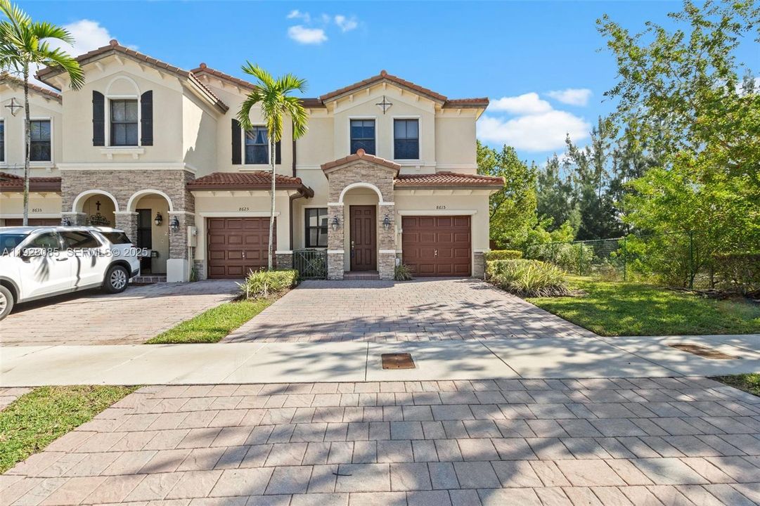 For Sale: $635,000 (3 beds, 2 baths, 1685 Square Feet)