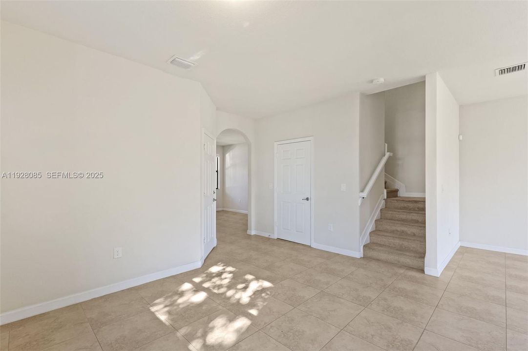 For Sale: $635,000 (3 beds, 2 baths, 1685 Square Feet)