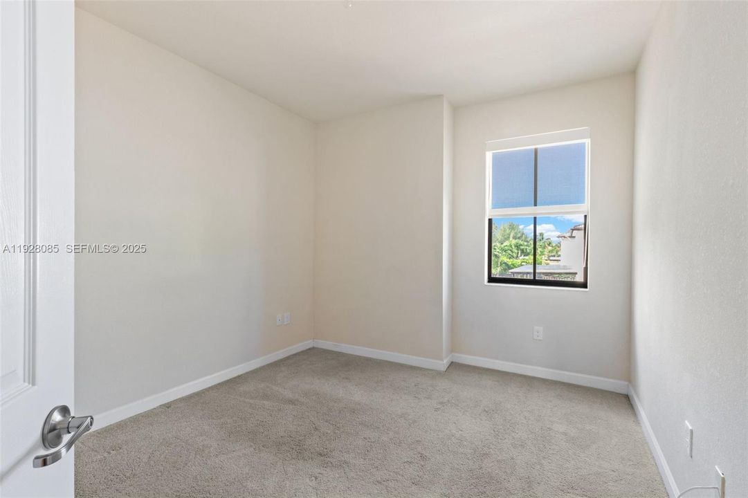 For Sale: $635,000 (3 beds, 2 baths, 1685 Square Feet)