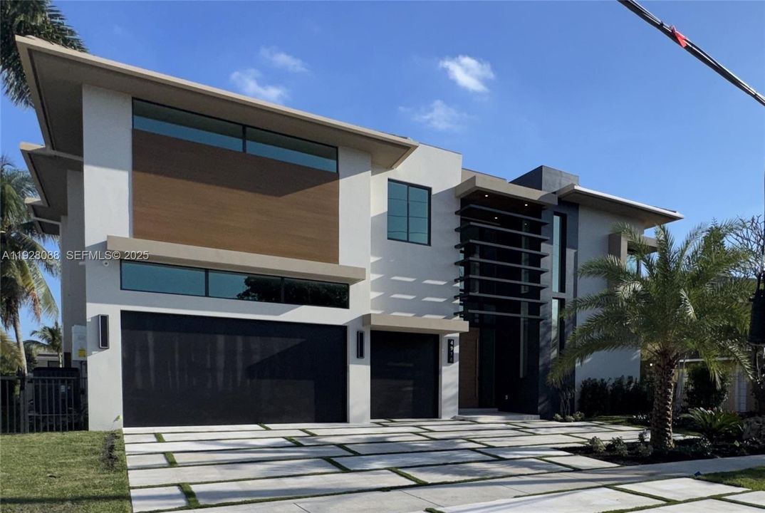 : $5,975,000 (5 beds, 6 baths, 0 Square Feet)