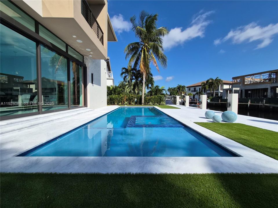 : $5,975,000 (5 beds, 6 baths, 0 Square Feet)