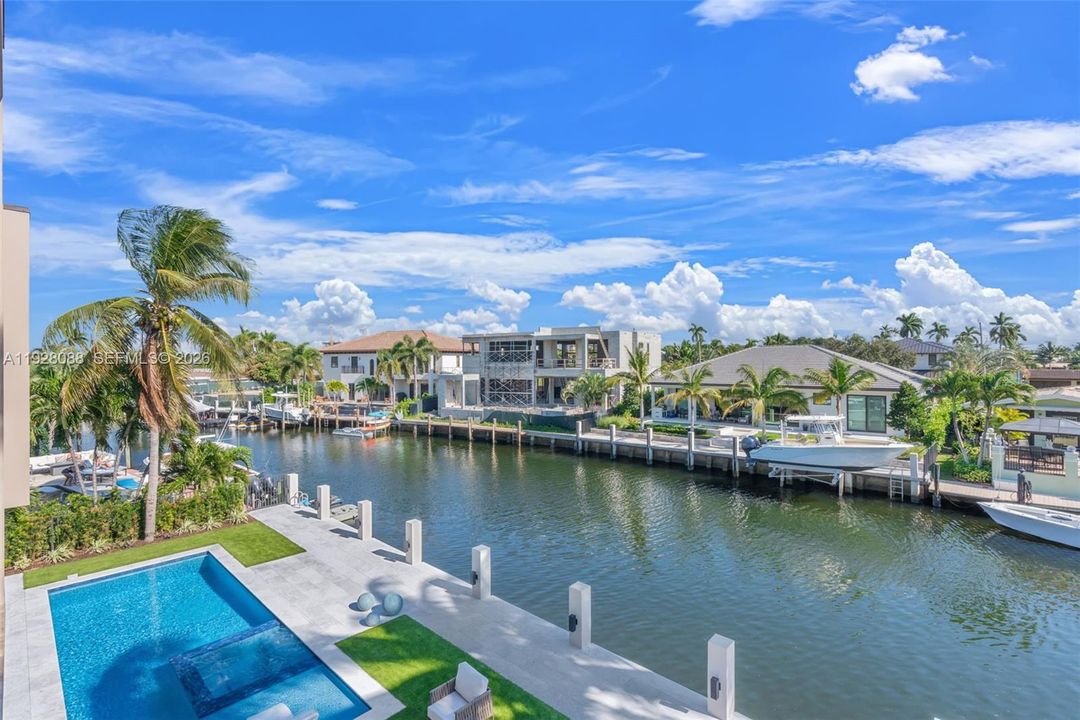 На продажу: $5,975,000 (5 спален, 6 ванн, 0 Квадратных фут)