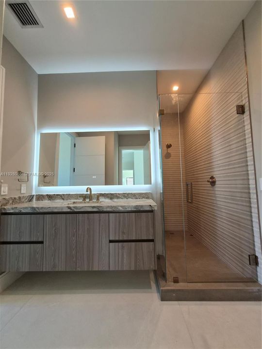 : $5,975,000 (5 beds, 6 baths, 0 Square Feet)