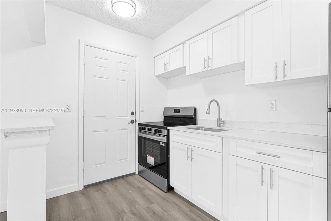 В аренду: $1,950 (2 спален, 1 ванн, 28729 Квадратных фут)