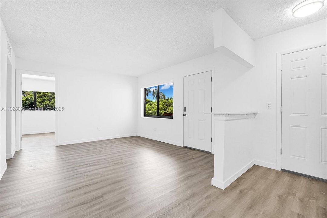 В аренду: $1,950 (2 спален, 1 ванн, 28729 Квадратных фут)