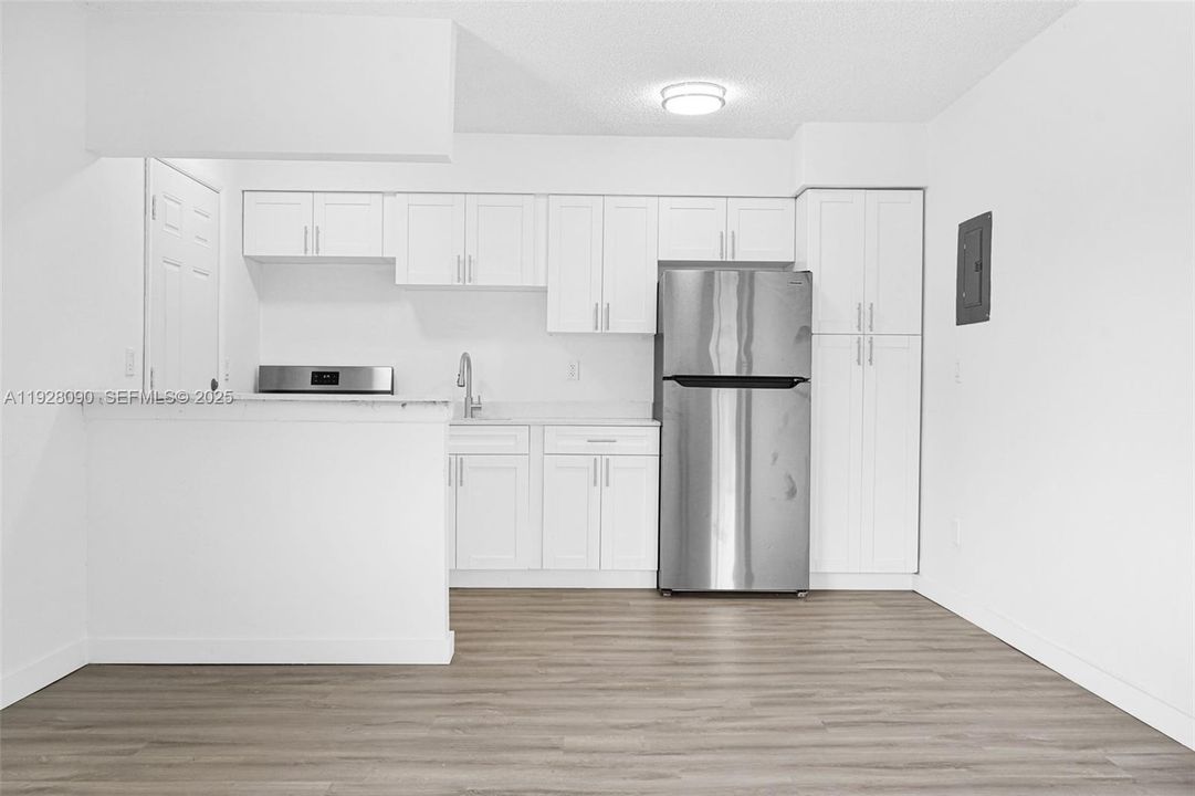 В аренду: $1,950 (2 спален, 1 ванн, 28729 Квадратных фут)