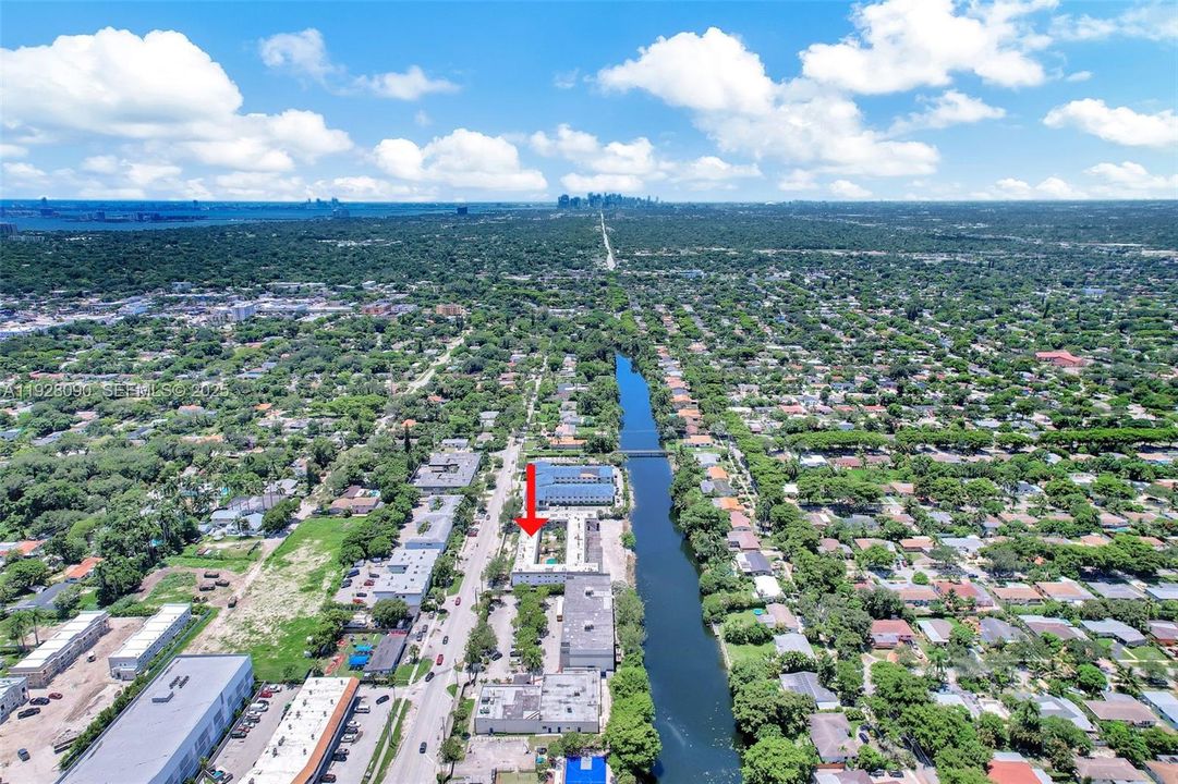 В аренду: $1,950 (2 спален, 1 ванн, 28729 Квадратных фут)