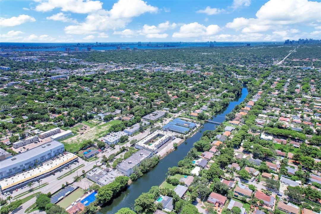 В аренду: $1,950 (2 спален, 1 ванн, 28729 Квадратных фут)